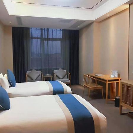 Feicheng Blossom Hotel מראה חיצוני תמונה
