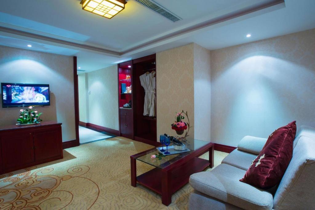Feicheng Blossom Hotel מראה חיצוני תמונה