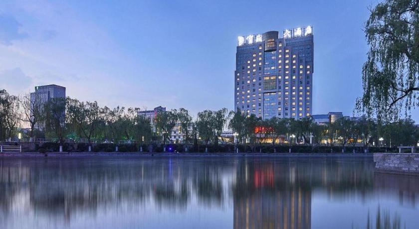 Feicheng Blossom Hotel מראה חיצוני תמונה