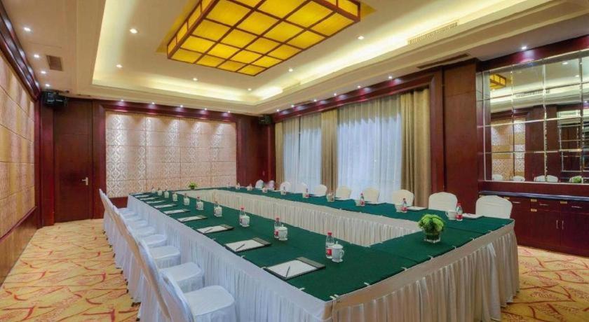 Feicheng Blossom Hotel מראה חיצוני תמונה