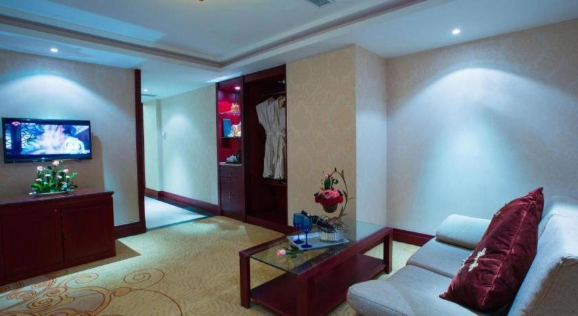 Feicheng Blossom Hotel מראה חיצוני תמונה