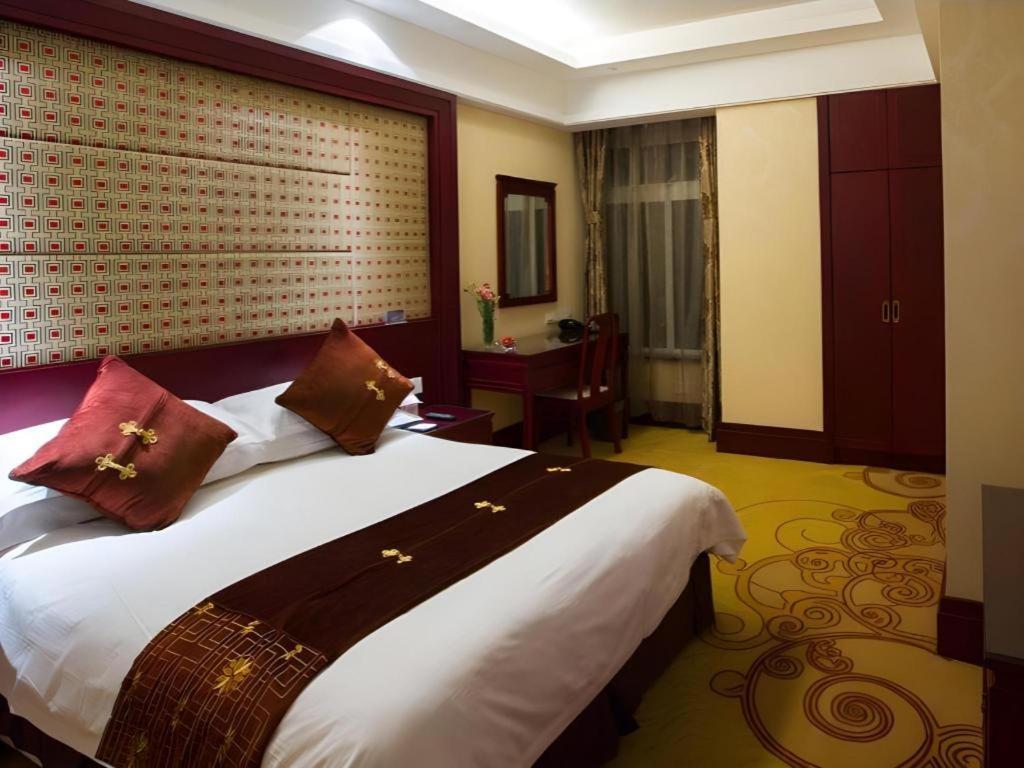 Feicheng Blossom Hotel מראה חיצוני תמונה