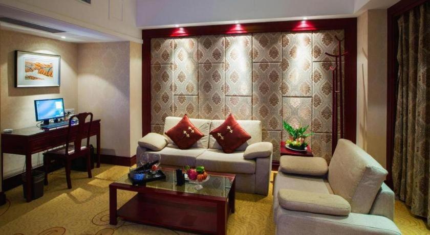 Feicheng Blossom Hotel מראה חיצוני תמונה