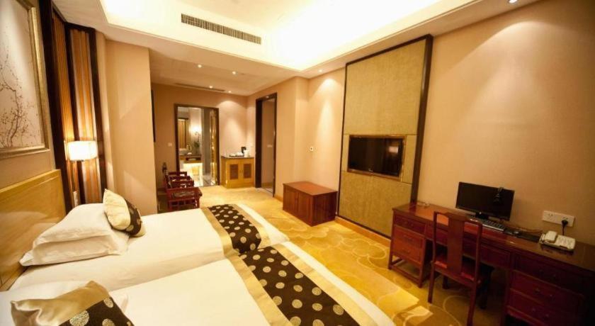 Feicheng Blossom Hotel מראה חיצוני תמונה