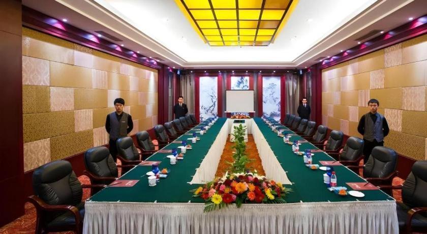 Feicheng Blossom Hotel מראה חיצוני תמונה