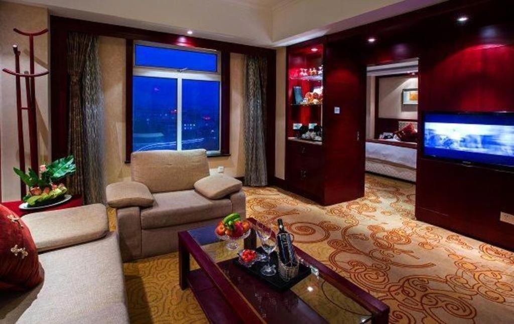 Feicheng Blossom Hotel מראה חיצוני תמונה
