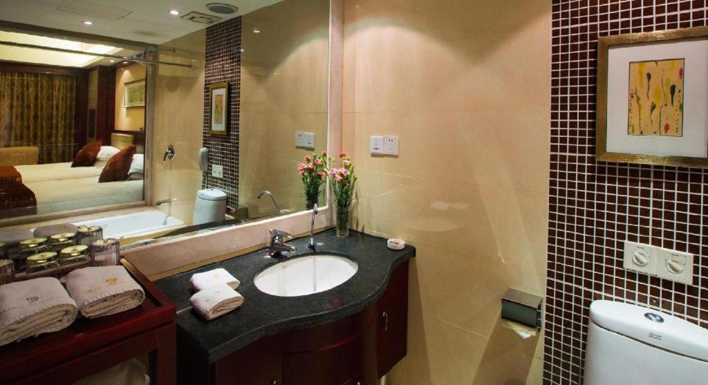 Feicheng Blossom Hotel מראה חיצוני תמונה