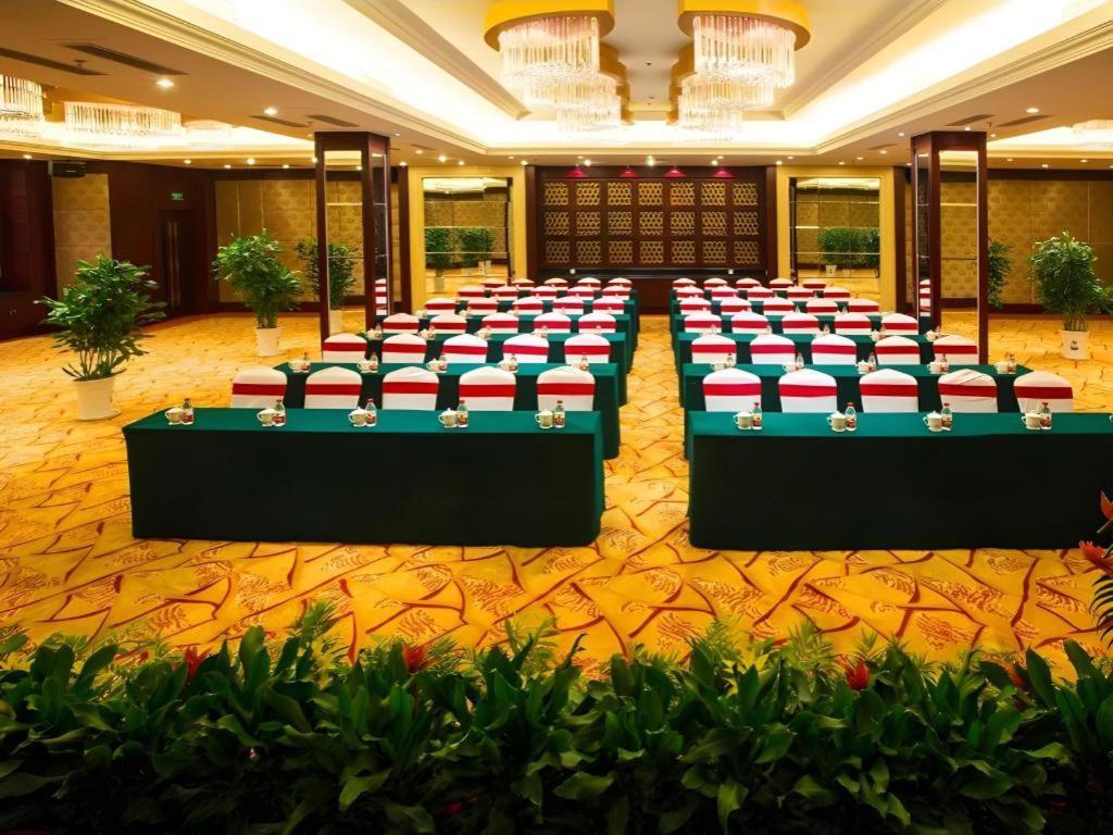 Feicheng Blossom Hotel מראה חיצוני תמונה