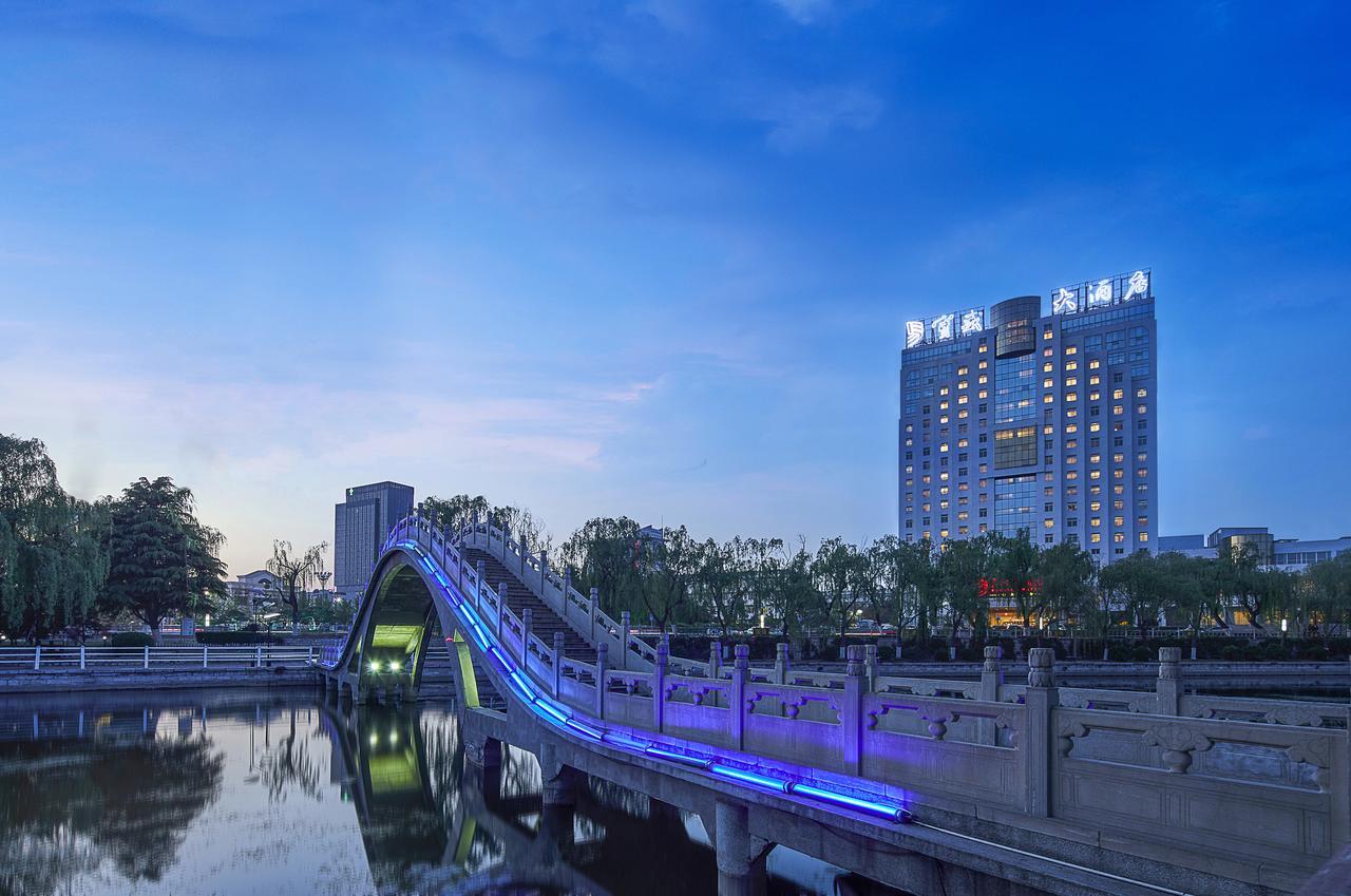 Feicheng Blossom Hotel מראה חיצוני תמונה